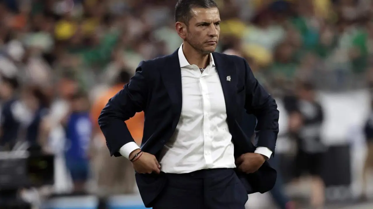 El entrenador del equipo de M&eacute;xico Jaime Lozano. EFE/EPA/JUAN G. MABANGLO