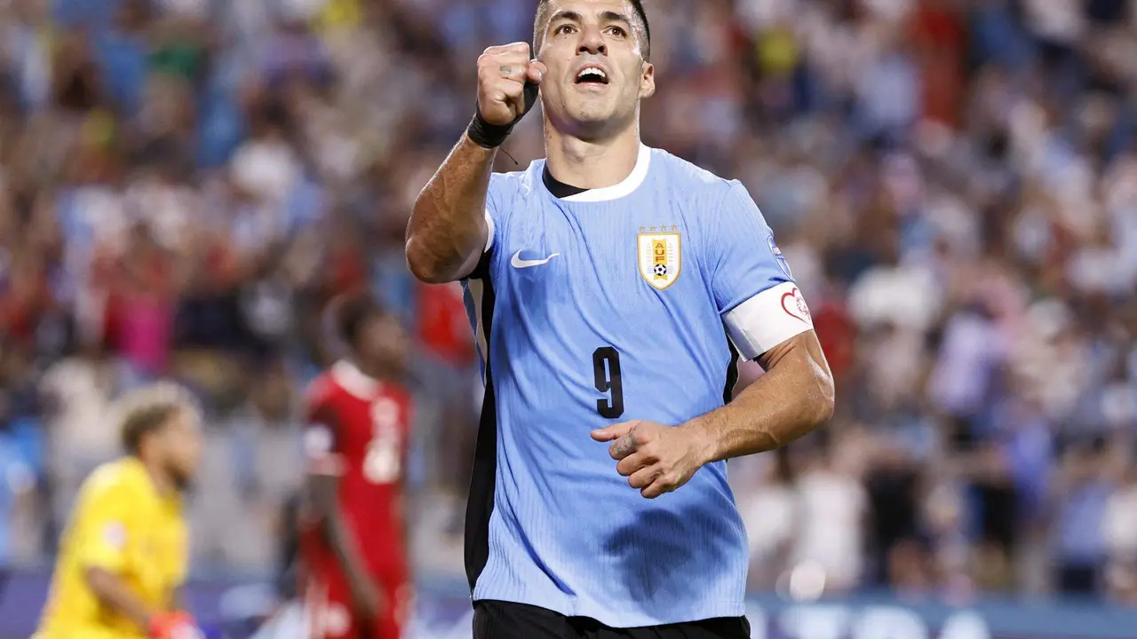 Luis Su&aacute;rez de Uruguay celebra en la Copa Am&eacute;rica. EFE/EPA/ERIK S. MENOR